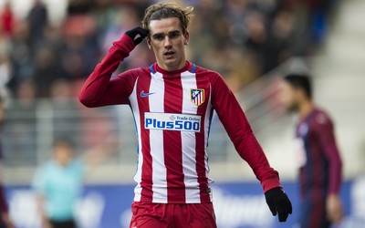 米兰电竞独家-卡马文加踢左后卫万能补丁